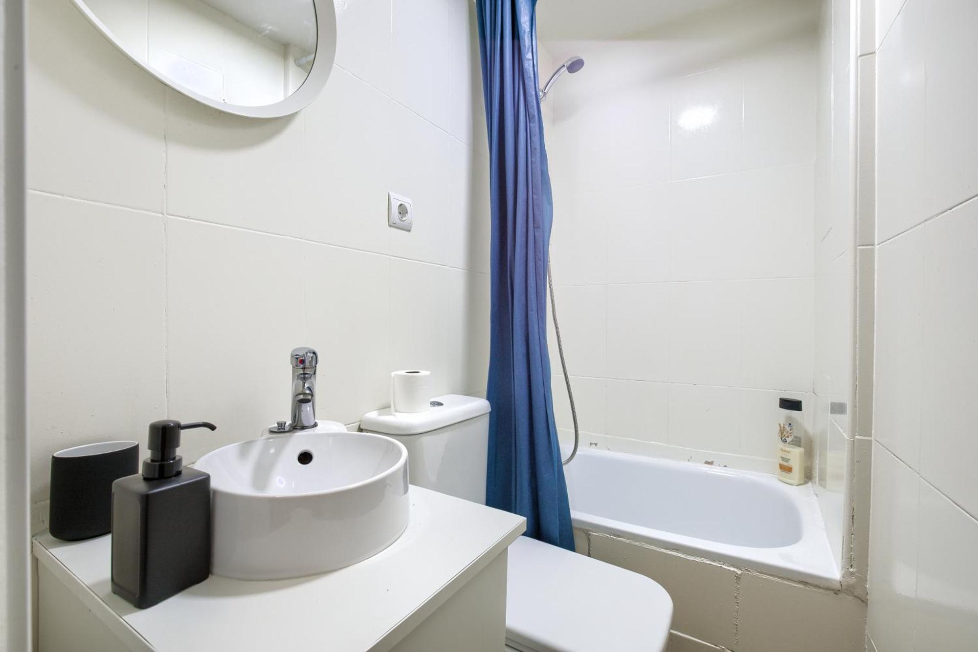 Intimo Estudio En Madrid, Centro, 2Pax, Wifi & Tv Buitenkant foto